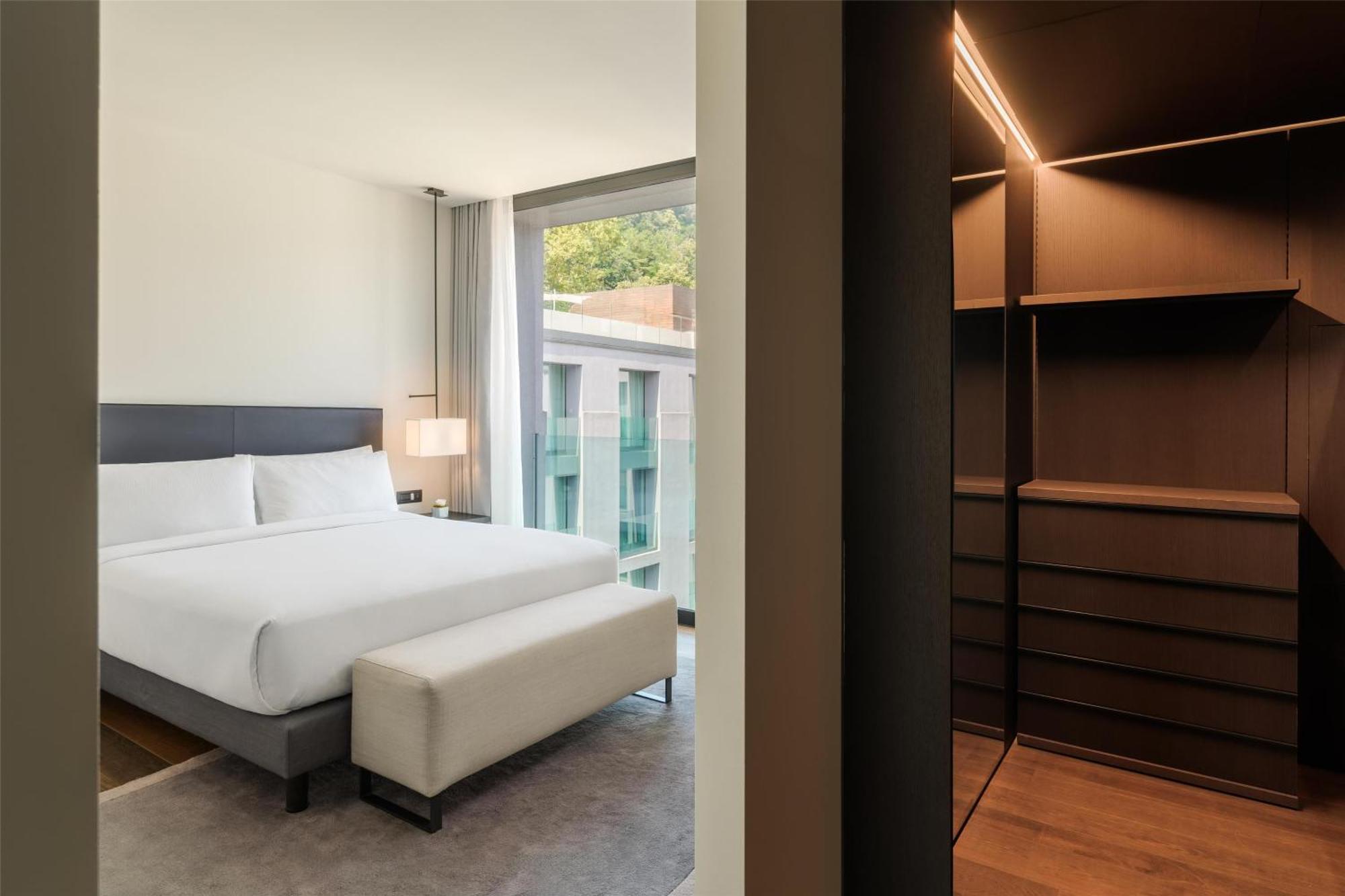 Hilton Hotel 4*